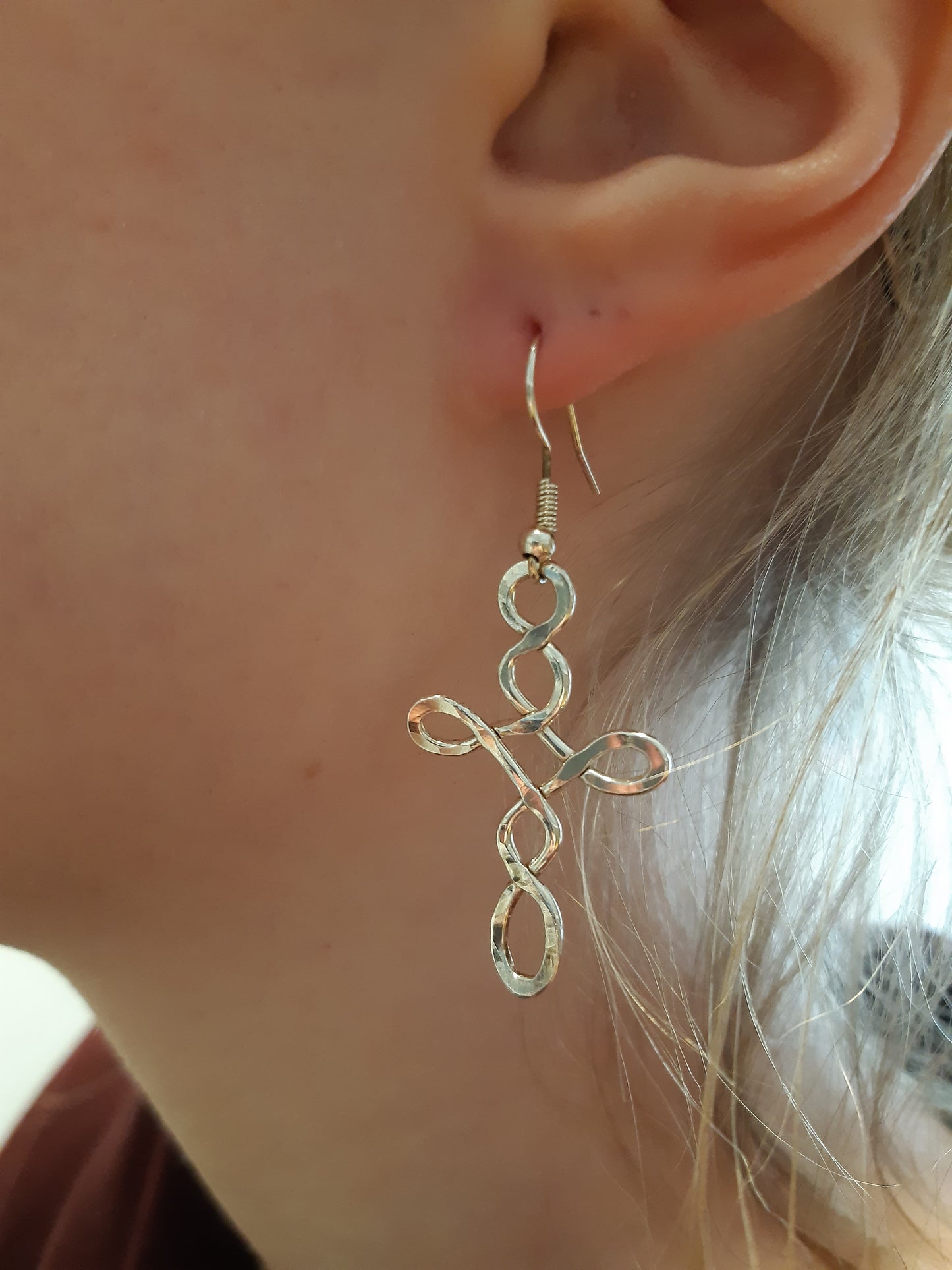 Örängen med bubbligt kors